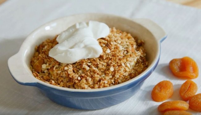 Crumble met havermout en appel