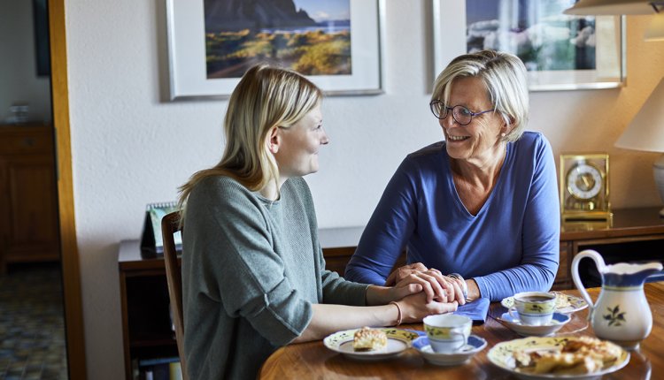 Moeder dochter ouder verzorgingshuis